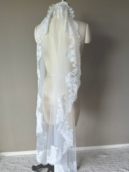 Chantilly Lace Mantilla Veil