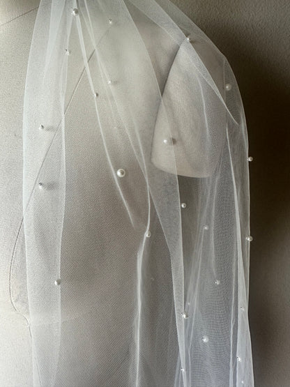 Pearl Scattered Veil