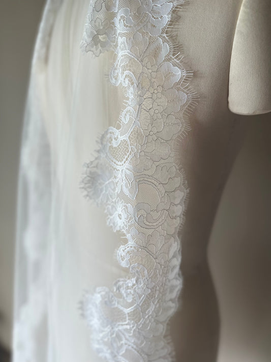 Chantilly Lace Mantilla Veil