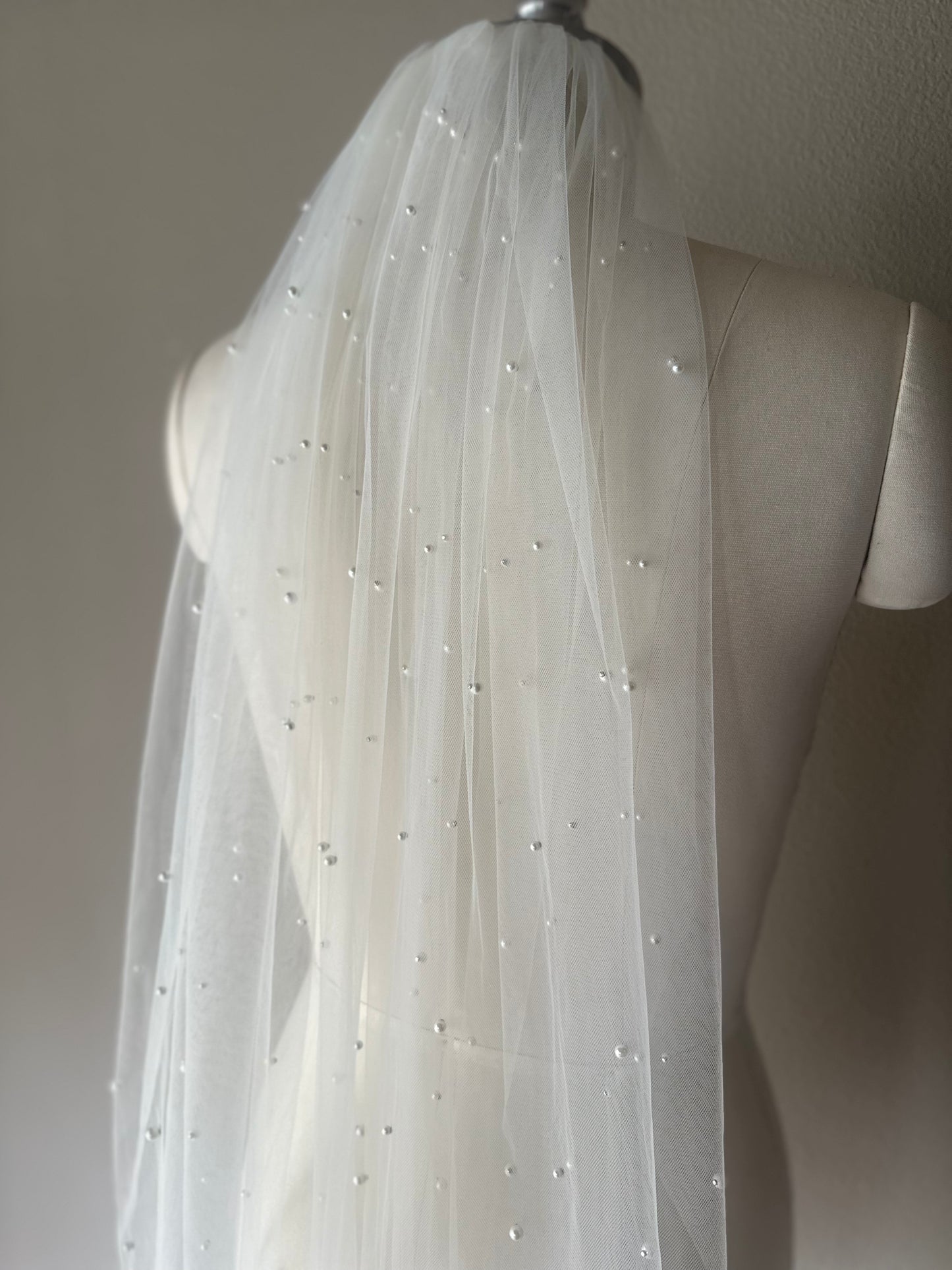 Pearl Scattered Veil